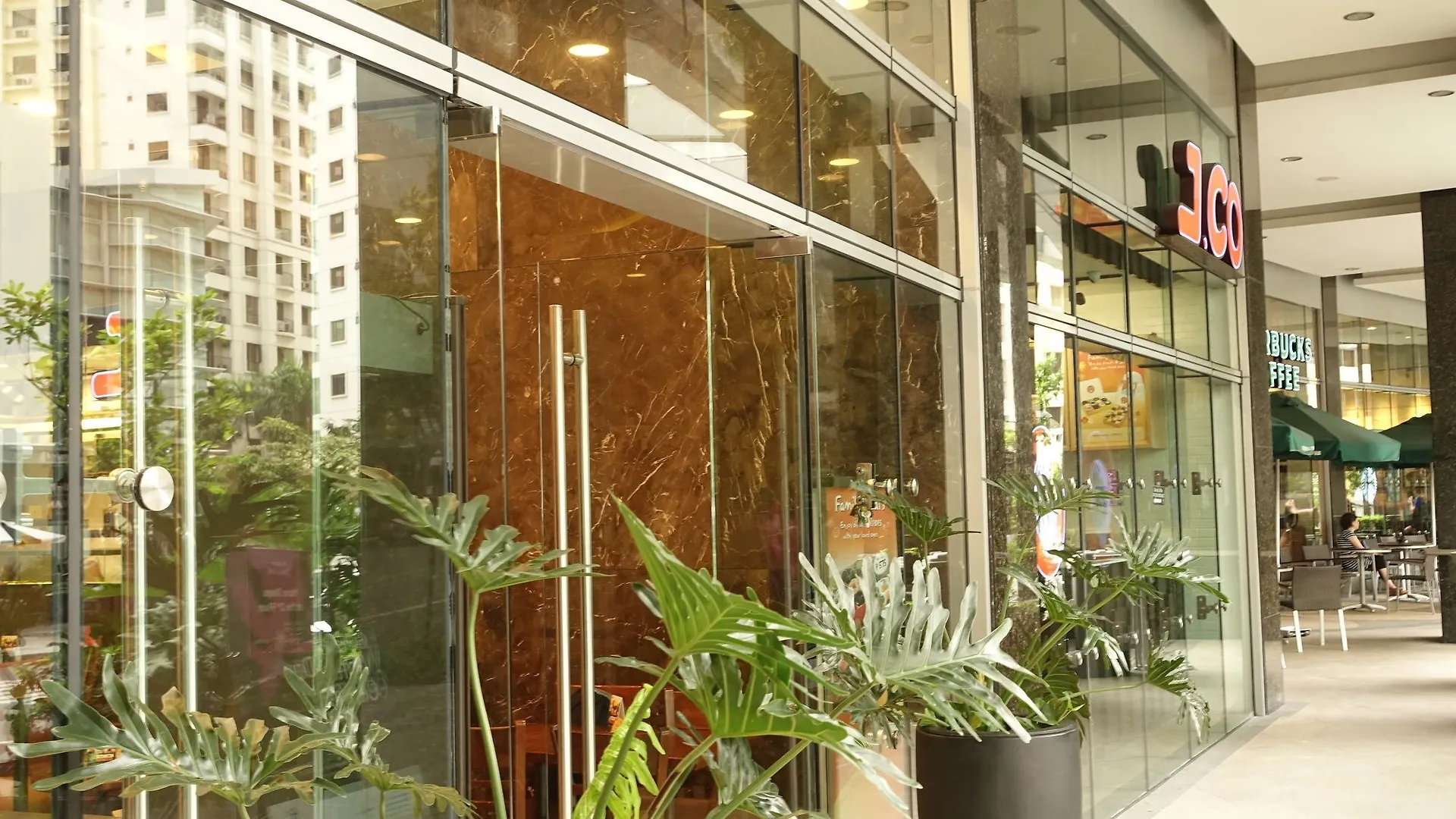 Hotel 8 Forbes Town Road Suite Taguig