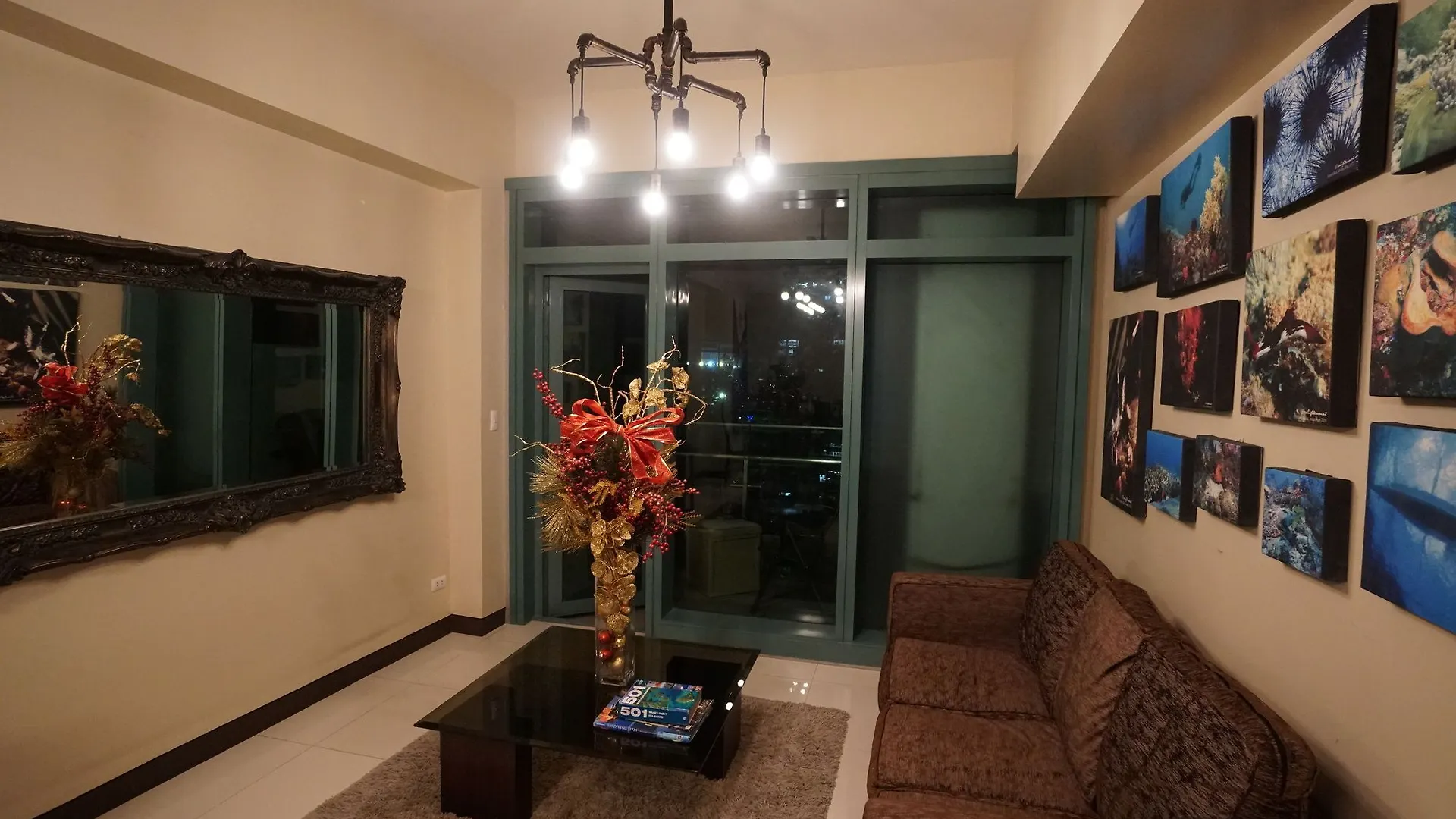 ** Hotel 8 Forbes Town Road Suite Taguig Philippines