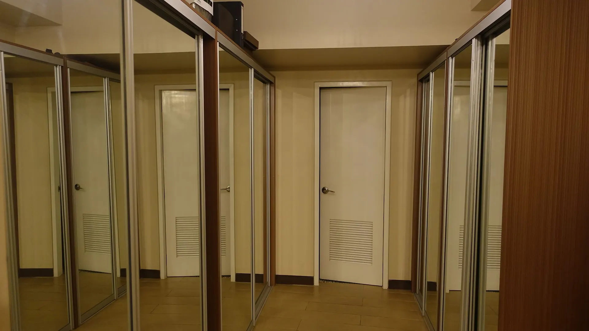 Hotel 8 Forbes Town Road Suite Taguig